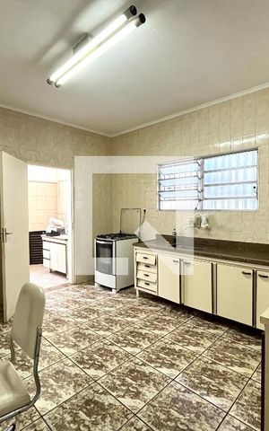 Casa à venda com 114m², 3 quartos e 2 vagasCozinha 
