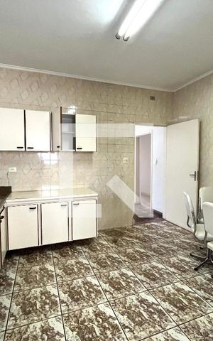 Casa à venda com 114m², 3 quartos e 2 vagasCozinha 