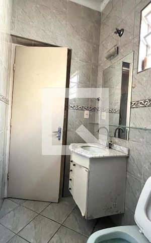Casa à venda com 114m², 3 quartos e 2 vagasBanheiro 