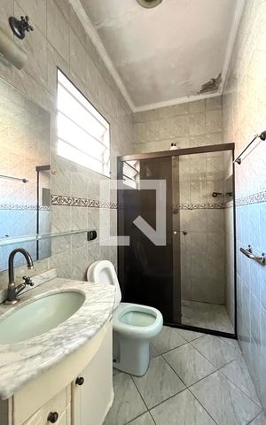 Casa à venda com 114m², 3 quartos e 2 vagasBanheiro 