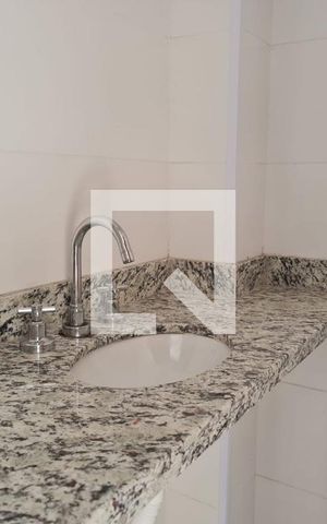 Apartamento à venda com 99m², 2 quartos e 2 vagas Apartamento à venda com 99m², 2 quartos e 2 vagasBanheiro da Suíte