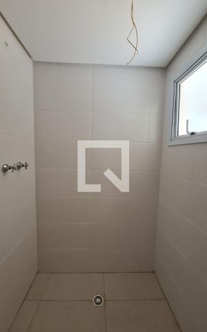 Apartamento à venda com 99m², 2 quartos e 2 vagas Apartamento à venda com 99m², 2 quartos e 2 vagasBanheiro da Suíte