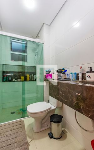 Apartamento à venda com 100m², 2 quartos e 3 vagas Apartamento à venda com 100m², 2 quartos e 3 vagasBanheiro da Suíte
