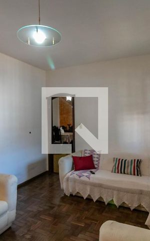 Casa à venda com 275m², 3 quartos e 4 vagas Casa à venda com 275m², 3 quartos e 4 vagasSala