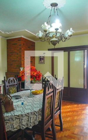 Casa à venda com 450m², 4 quartos e 3 vagas Casa à venda com 450m², 4 quartos e 3 vagasSala de Jantar