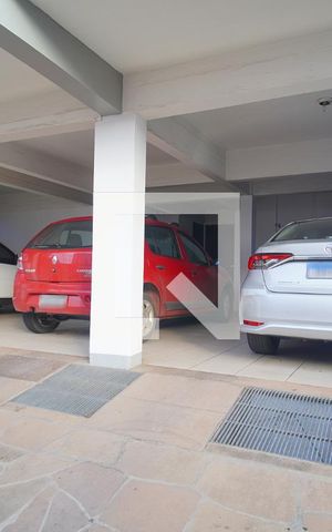 Casa à venda com 450m², 4 quartos e 3 vagas Casa à venda com 450m², 4 quartos e 3 vagasGaragem