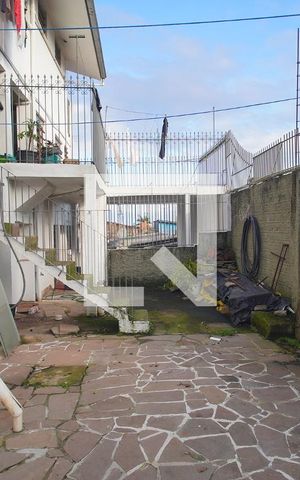 Casa à venda com 450m², 4 quartos e 5 vagas Casa à venda com 450m², 4 quartos e 5 vagasÁrea externa