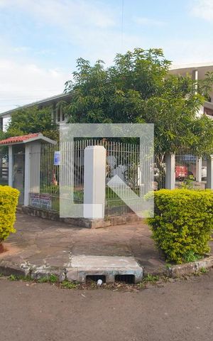 Casa à venda com 450m², 4 quartos e 5 vagas Casa à venda com 450m², 4 quartos e 5 vagasFachada