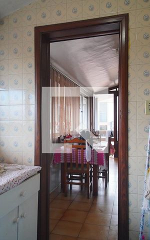 Casa à venda com 450m², 4 quartos e 5 vagas Casa à venda com 450m², 4 quartos e 5 vagasÁrea de Serviço