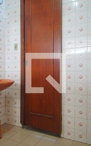 Casa à venda com 450m², 4 quartos e 5 vagas Casa à venda com 450m², 4 quartos e 5 vagasBanheiro da Suíte 3