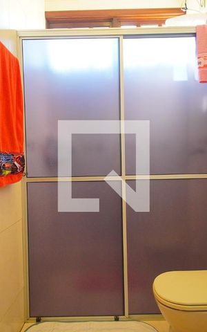 Casa à venda com 450m², 4 quartos e 5 vagas Casa à venda com 450m², 4 quartos e 5 vagasBanheiro Social