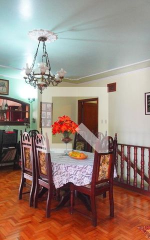 Casa à venda com 450m², 4 quartos e 5 vagas Casa à venda com 450m², 4 quartos e 5 vagasSala de Jantar