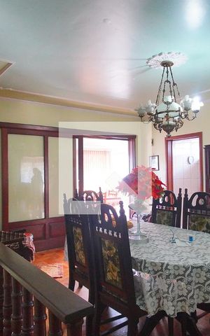 Casa à venda com 450m², 4 quartos e 5 vagas Casa à venda com 450m², 4 quartos e 5 vagasSala de Jantar