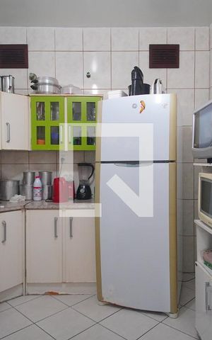 Casa à venda com 450m², 4 quartos e 5 vagas Casa à venda com 450m², 4 quartos e 5 vagasCozinha