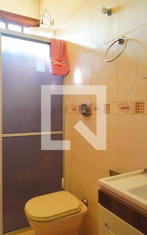 Casa à venda com 450m², 4 quartos e 5 vagas Casa à venda com 450m², 4 quartos e 5 vagasBanheiro Social