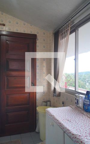 Casa à venda com 450m², 4 quartos e 5 vagas Casa à venda com 450m², 4 quartos e 5 vagasÁrea de Serviço