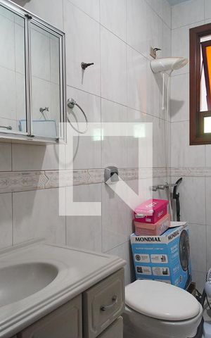 Casa à venda com 450m², 4 quartos e 5 vagas Casa à venda com 450m², 4 quartos e 5 vagasBanheiro da Suíte 1