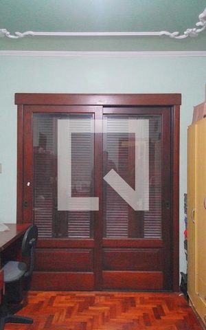 Casa à venda com 450m², 4 quartos e 5 vagas Casa à venda com 450m², 4 quartos e 5 vagasSuíte 1