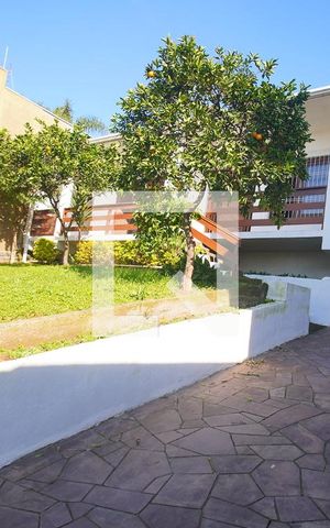 Casa à venda com 416m², 4 quartos e 2 vagas Casa à venda com 416m², 4 quartos e 2 vagasQuintal