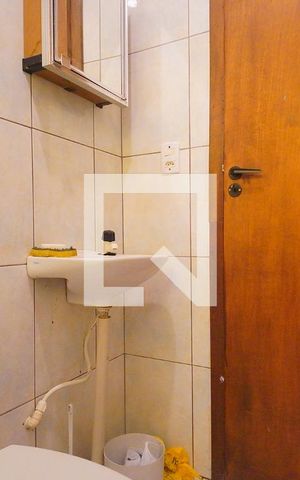 Casa à venda com 416m², 4 quartos e 2 vagas Casa à venda com 416m², 4 quartos e 2 vagasBanheiro 2