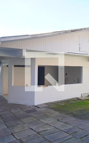 Casa à venda com 416m², 4 quartos e 2 vagas Casa à venda com 416m², 4 quartos e 2 vagasÁrea externa