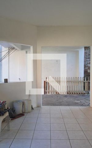 Casa à venda com 416m², 4 quartos e 2 vagas Casa à venda com 416m², 4 quartos e 2 vagasÁrea de Serviço 2