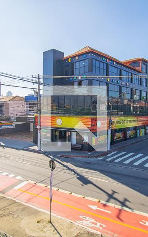 Casa à venda com 200m², 3 quartos e 4 vagas Casa à venda com 200m², 3 quartos e 4 vagasVista do Quarto 2