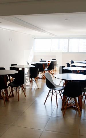 Apartamento para alugar com 33m², 1 quarto e 1 vaga Apartamento para alugar com 33m², 1 quarto e 1 vagaÁrea comum - Salão de festas