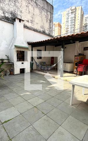 Casa para alugar com 465m², 5 quartos e 6 vagas Casa para alugar com 465m², 5 quartos e 6 vagasÁrea externa
