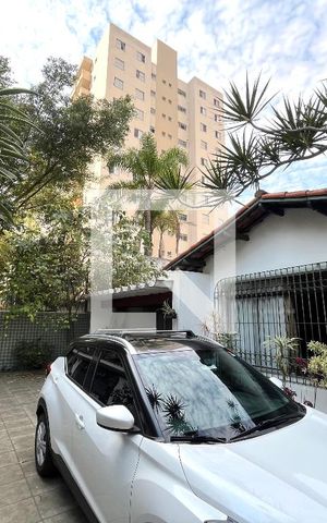 Casa para alugar com 465m², 5 quartos e 6 vagas Casa para alugar com 465m², 5 quartos e 6 vagasGaragem
