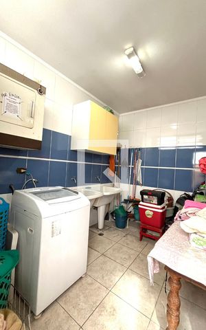 Casa para alugar com 465m², 5 quartos e 6 vagas Casa para alugar com 465m², 5 quartos e 6 vagasÁrea de Serviço