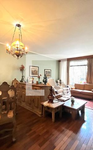 Casa para alugar com 465m², 5 quartos e 6 vagas Casa para alugar com 465m², 5 quartos e 6 vagasSala