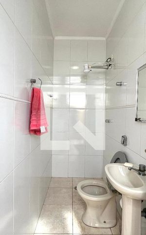 Casa para alugar com 465m², 5 quartos e 6 vagas Casa para alugar com 465m², 5 quartos e 6 vagasBanheiro de serviço
