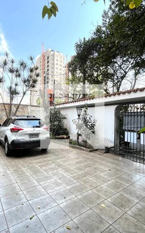 Casa para alugar com 465m², 5 quartos e 6 vagas Casa para alugar com 465m², 5 quartos e 6 vagasGaragem