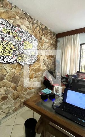 Casa para alugar com 465m², 5 quartos e 6 vagas Casa para alugar com 465m², 5 quartos e 6 vagasEscritório