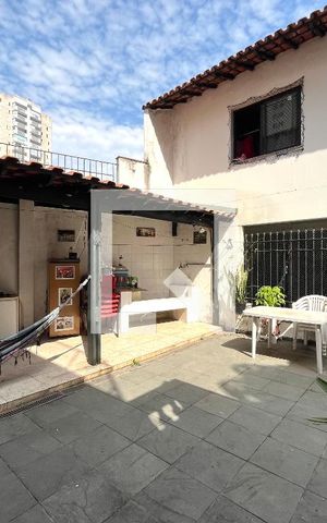 Casa para alugar com 465m², 5 quartos e 6 vagas Casa para alugar com 465m², 5 quartos e 6 vagasÁrea externa