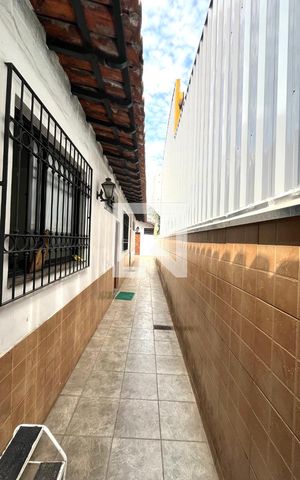 Casa para alugar com 465m², 5 quartos e 6 vagas Casa para alugar com 465m², 5 quartos e 6 vagasÁrea externa