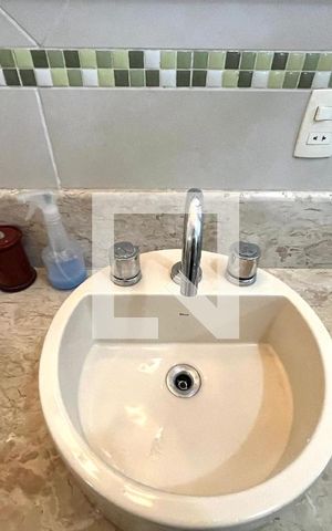 Casa para alugar com 465m², 5 quartos e 6 vagas Casa para alugar com 465m², 5 quartos e 6 vagasBanheiro Corredor