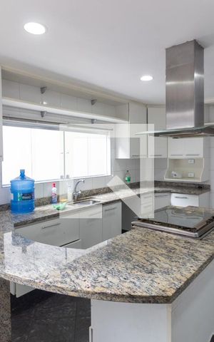 Casa à venda com 200m², 3 quartos e 2 vagas Casa à venda com 200m², 3 quartos e 2 vagasCozinha