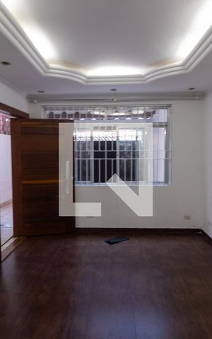 Casa à venda com 200m², 3 quartos e 2 vagas Casa à venda com 200m², 3 quartos e 2 vagasSala