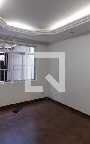 Casa à venda com 200m², 3 quartos e 2 vagas Casa à venda com 200m², 3 quartos e 2 vagasSala