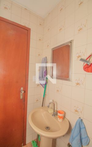 Casa à venda com 240m², 4 quartos e 2 vagas Casa à venda com 240m², 4 quartos e 2 vagasEdicula