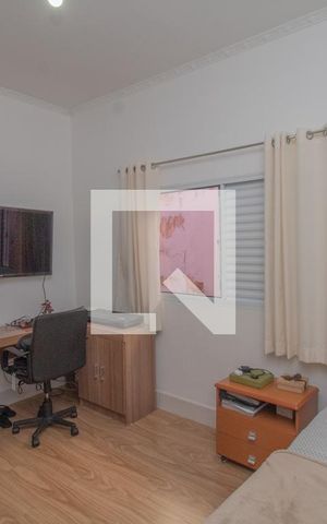 Casa à venda com 240m², 4 quartos e 2 vagas Casa à venda com 240m², 4 quartos e 2 vagasQuarto 2