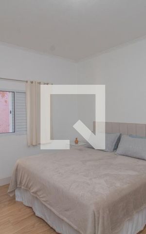 Casa à venda com 240m², 4 quartos e 2 vagas Casa à venda com 240m², 4 quartos e 2 vagasQuarto 1