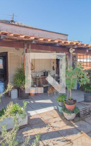 Casa à venda com 240m², 4 quartos e 2 vagas Casa à venda com 240m², 4 quartos e 2 vagasEdicula