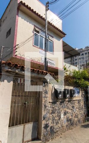 Casa à venda com 233m², 2 quartos e sem vaga Casa à venda com 233m², 2 quartos e sem vagaFachada