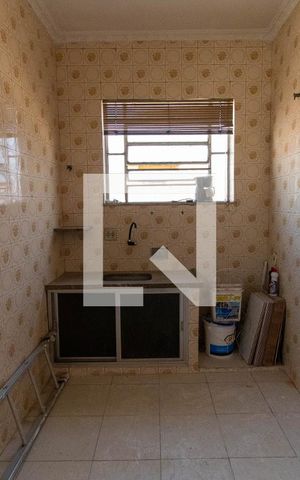Casa à venda com 233m², 2 quartos e sem vaga Casa à venda com 233m², 2 quartos e sem vagaCozinha