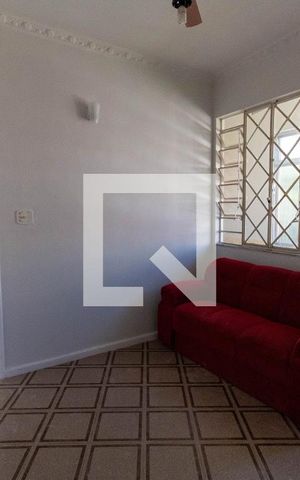 Casa à venda com 233m², 2 quartos e sem vaga Casa à venda com 233m², 2 quartos e sem vagaSala