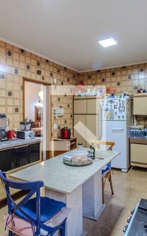 Casa para alugar com 250m², 3 quartos e 4 vagas Casa para alugar com 250m², 3 quartos e 4 vagasCozinha
