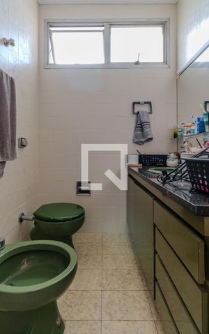 Casa para alugar com 250m², 3 quartos e 4 vagas Casa para alugar com 250m², 3 quartos e 4 vagasBanheiro 1
